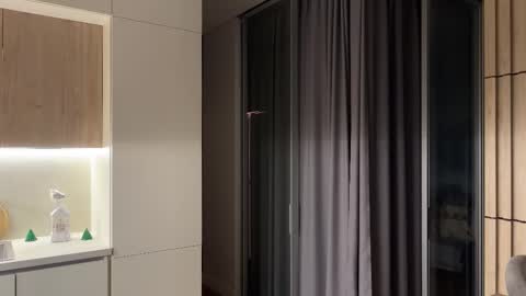 Kira online show from November 23, 2025, 3:56 pm