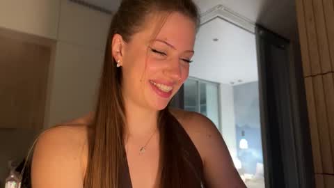 Kira online show from March 12, 2026, 3:07 pm