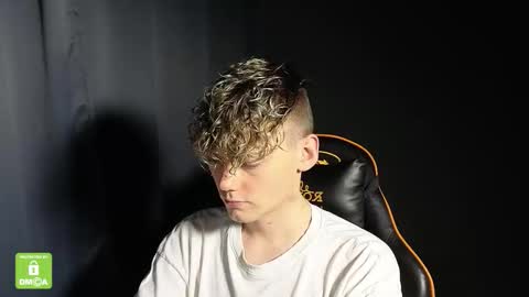 Snapshot of kirill_20_cm chatting on January 12, 2026, 10:37 pm Kirill and Andrey online show from January 12, 2026, 10:37 pm