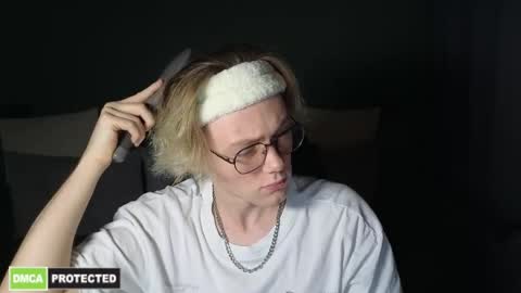 Snapshot of kirill_20_cm chatting on April 7, 2026, 1:06 am Kirill and Andrey online show from April 7, 2026, 1:06 am
