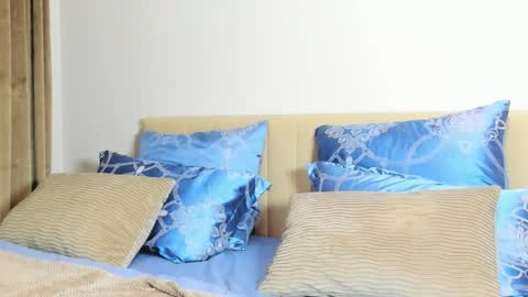 Snapshot of kirraa_ chatting on February 11, 2026, 9:20 pm Kira online show from February 11, 2026, 9:20 pm