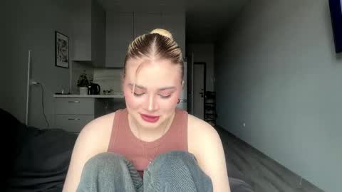 Snapshot of kirtova chatting on April 15, 2026, 10:00 am Kira online show from April 15, 2026, 10:00 am