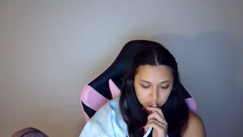 kiss_ameliaa online show from November 10, 2025, 9:52 am