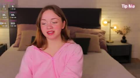 Snapshot of kiss_moon chatting on February 5, 2026, 7:18 pm Kiss Moon online show from February 5, 2026, 7:18 pm