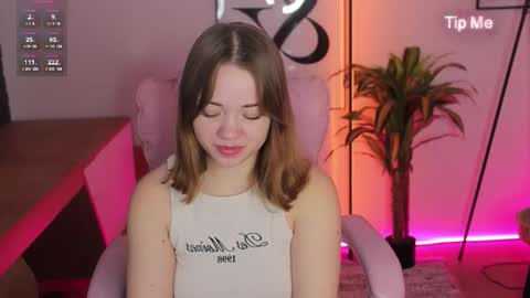 Snapshot of kiss_moon chatting on February 28, 2026, 1:01 pm Kiss Moon online show from February 28, 2026, 1:01 pm