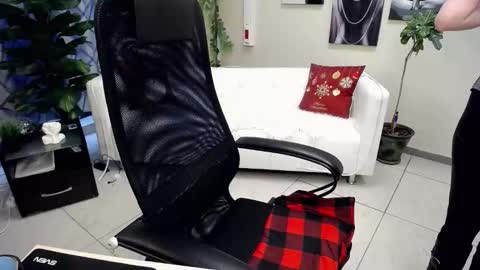 Snapshot of kiss_of_love_0 chatting on January 18, 2026, 8:51 am Louise online show from January 18, 2026, 8:51 am