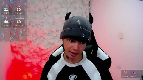 Snapshot of kiss_whitee chatting on October 25, 2025, 2:41 am kiss_whitee online show from October 25, 2025, 2:41 am