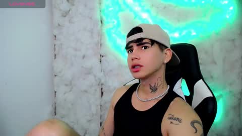 Snapshot of kiss_whitee chatting on November 30, 2025, 10:58 pm kiss_whitee online show from November 30, 2025, 10:58 pm