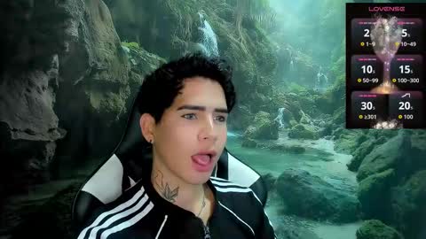 Snapshot of kiss_whitee chatting on February 19, 2026, 12:28 am kiss_whitee online show from February 19, 2026, 12:28 am