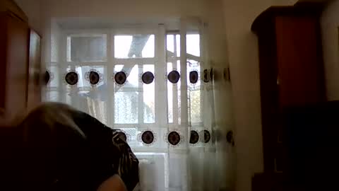 kissandbelle online show from November 1, 2025, 7:54 am