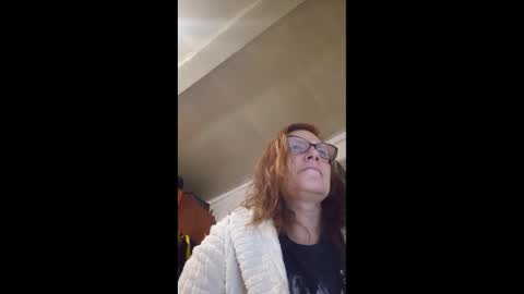 kissandvibe online show from October 26, 2025, 6:03 pm