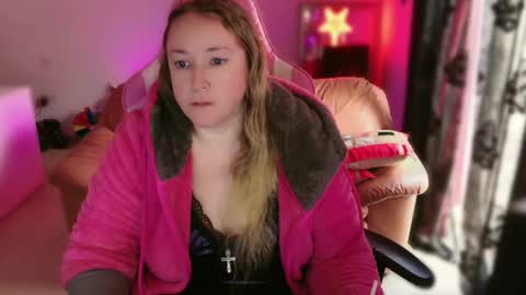 Snapshot of kissica chatting on February 24, 2025, 11:43 am kissica online show from February 24, 2025, 11:43 am