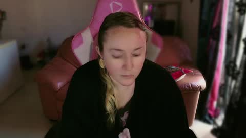Snapshot of kissica chatting on March 5, 2025, 2:56 pm kissica online show from March 5, 2025, 2:56 pm
