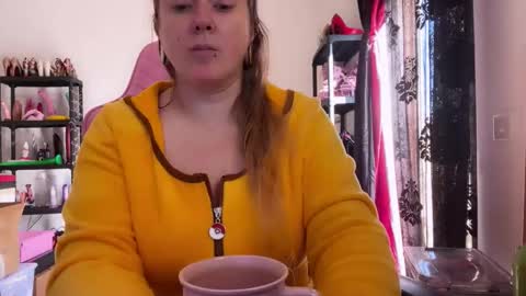 kissica online show from November 21, 2025, 8:46 am