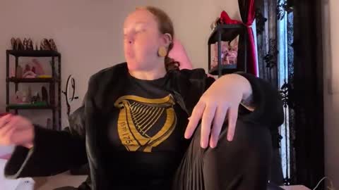 kissica online show from November 26, 2025, 3:35 pm