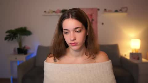 Sisi online show from October 2, 2025, 1:18 pm