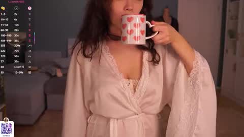 Lola online show from September 22, 2025, 7:21 am