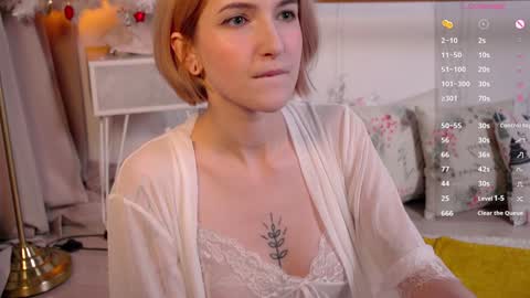 Snapshot of kisskiss_muah chatting on December 13, 2024, 8:04 pm Kate  online show from December 13, 2024, 8:04 pm