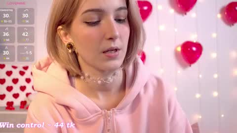 Snapshot of kisskiss_muah chatting on February 18, 2025, 2:16 pm Kate  online show from February 18, 2025, 2:16 pm