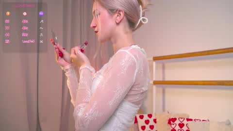 Snapshot of kisskiss_muah chatting on September 26, 2025, 2:21 pm Kate  online show from September 26, 2025, 2:21 pm