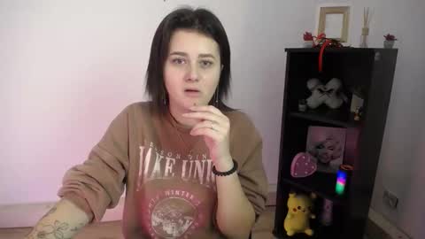 kissleoxx online show from November 12, 2025, 1:11 pm