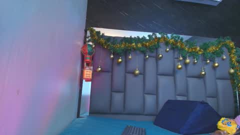 Snapshot of kissme_luna chatting on December 17, 2025, 6:58 pm BELLA FLAME online show from December 17, 2025, 6:58 pm