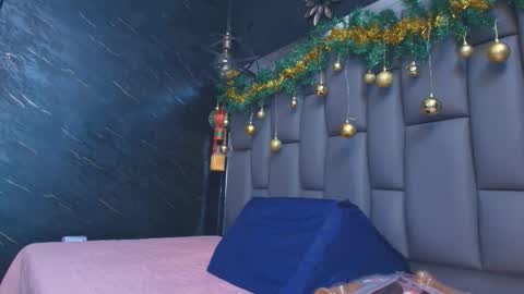 Snapshot of kissme_luna chatting on December 20, 2025, 6:59 pm BELLA FLAME online show from December 20, 2025, 6:59 pm