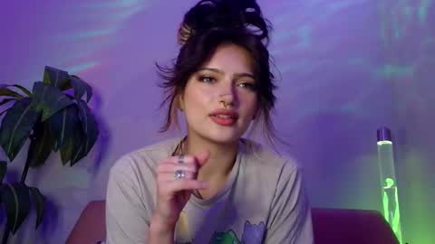 Rose online show from November 13, 2025, 11:25 pm