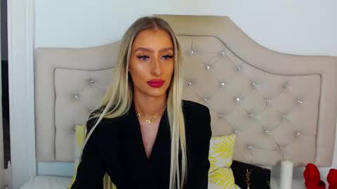 Natalie online show from November 15, 2025, 10:01 am