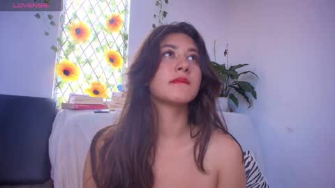 Snapshot of kisstarxxx chatting on January 7, 2026, 8:33 pm Helena and Brad online show from January 7, 2026, 8:33 pm