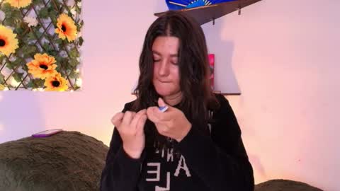 Snapshot of kisstarxxx chatting on February 16, 2026, 7:26 am Helena and Brad online show from February 16, 2026, 7:26 am