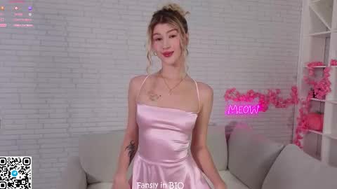 Tessa online show from November 20, 2025, 12:49 pm