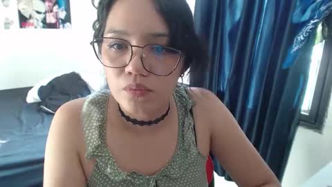 Snapshot of kitcatdreams chatting on April 20, 2026, 10:11 pm kitcatdreams online show from April 20, 2026, 10:11 pm