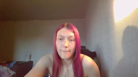 kiti_kitiss online show from May 3, 2026, 4:35 pm
