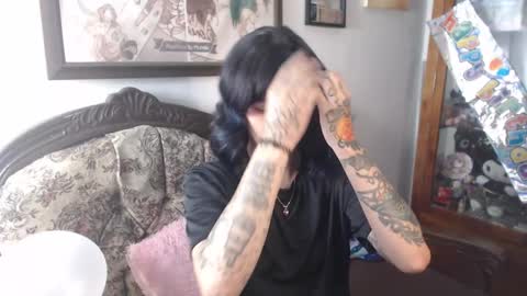 Snapshot of kitsunearineko chatting on October 27, 2025, 3:43 am Ari Keimiwrights online show from October 27, 2025, 3:43 am