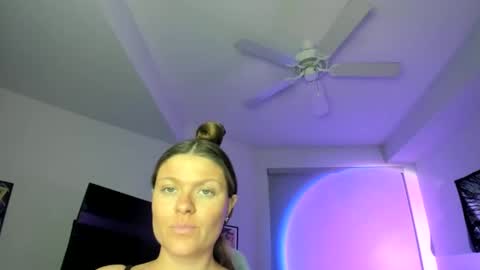 Snapshot of kitsuneserina77 chatting on January 12, 2025, 8:14 am Serina Chan online show from January 12, 2025, 8:14 am