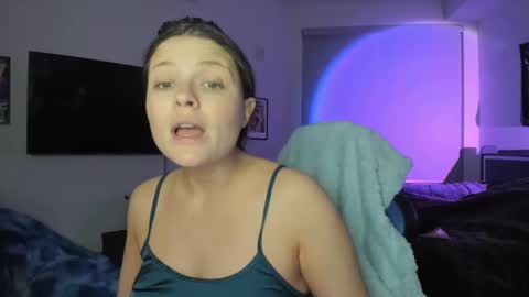 Snapshot of kitsuneserina77 chatting on January 17, 2025, 6:04 am Serina Chan online show from January 17, 2025, 6:04 am