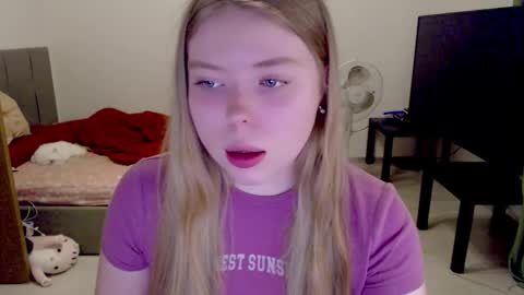 Snapshot of kitten_jenny01 chatting on October 26, 2025, 2:34 pm Jennyblonde and Emmabrunette online show from October 26, 2025, 2:34 pm