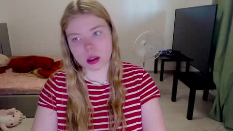 Jennyblonde and Emmabrunette online show from May 11, 2026, 3:45 am