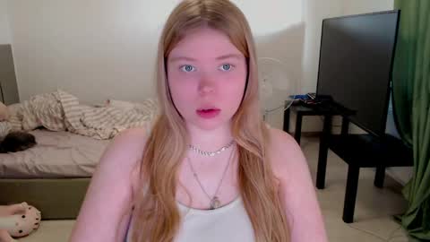 Jennyblonde and Emmabrunette online show from May 31, 2026, 1:18 pm