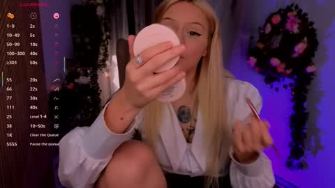 Snapshot of kitten_murray chatting on November 26, 2025, 6:36 am barbara online show from November 26, 2025, 6:36 am