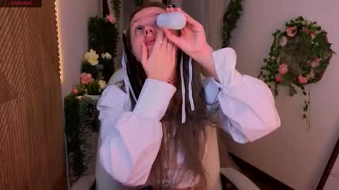 Snapshot of kitten_murray chatting on February 9, 2026, 5:44 am barbara online show from February 9, 2026, 5:44 am