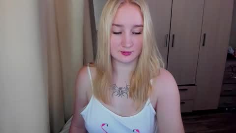 kitten_sun online show from March 28, 2026, 2:00 am