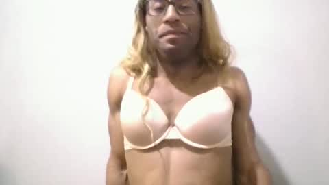 Snapshot of kittencrown chatting on March 11, 2026, 5:35 am bambi online show from March 11, 2026, 5:35 am