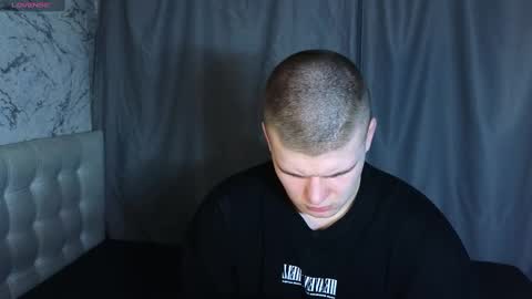 Snapshot of kittenmur chatting on December 12, 2024, 12:44 pm Vlad online show from December 12, 2024, 12:44 pm