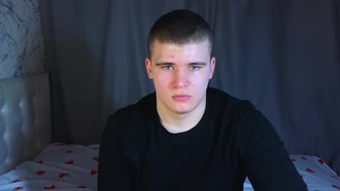 Snapshot of kittenmur chatting on December 19, 2024, 12:45 pm Vlad online show from December 19, 2024, 12:45 pm