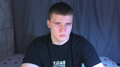 Snapshot of kittenmur chatting on December 24, 2024, 3:58 pm Vlad online show from December 24, 2024, 3:58 pm