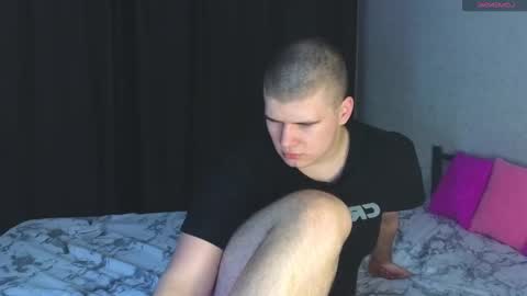 Snapshot of kittenmur chatting on February 19, 2025, 1:50 pm Vlad online show from February 19, 2025, 1:50 pm