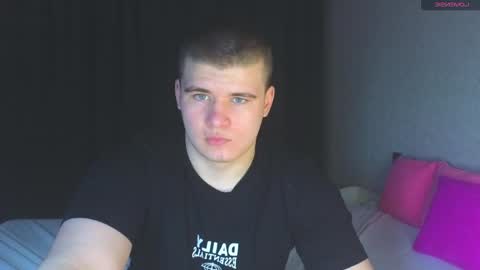 Snapshot of kittenmur chatting on February 26, 2025, 3:19 pm Vlad online show from February 26, 2025, 3:19 pm