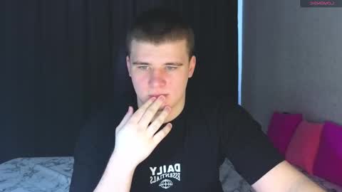 Snapshot of kittenmur chatting on March 6, 2025, 6:52 am Vlad online show from March 6, 2025, 6:52 am